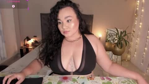 Snapshot of kinkyelise chatting on 04/29/26, 06:17 Jenny online show from 04/29/26, 06:17