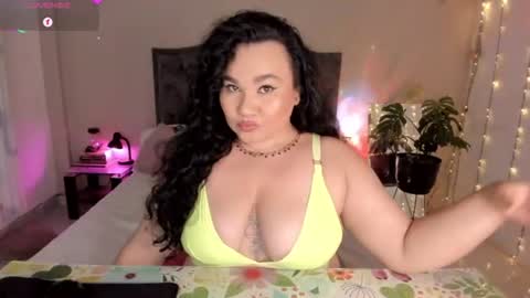 Snapshot of kinkyelise chatting on 06/24/26, 06:45 Jenny online show from 06/24/26, 06:45