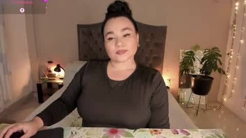 Snapshot of kinkyelise chatting on 07/09/26, 06:50 Jenny online show from 07/09/26, 06:50