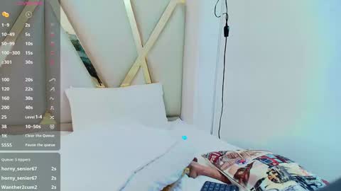 Snapshot of kinkyhousewifee_ chatting on 01/06/25, 10:26 MISS RYN  online show from 01/06/25, 10:26