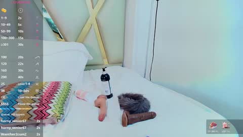 Snapshot of kinkyhousewifee_ chatting on 01/07/25, 01:28 MISS RYN  online show from 01/07/25, 01:28