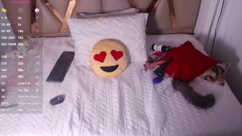 Snapshot of kinkyhousewifee_ chatting on 02/11/25, 02:46 MISS RYN  online show from 02/11/25, 02:46