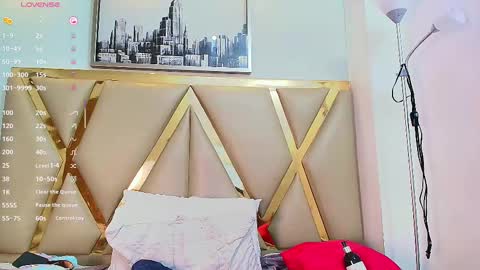 Snapshot of kinkyhousewifee_ chatting on 03/02/25, 10:05 MISS RYN  online show from 03/02/25, 10:05