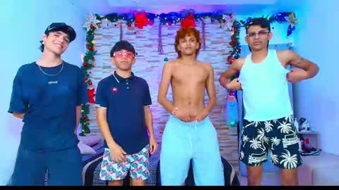 Snapshot of kinkyhousexxx chatting on 11/16/25, 02:06 kinkyhousexxx online show from 11/16/25, 02:06