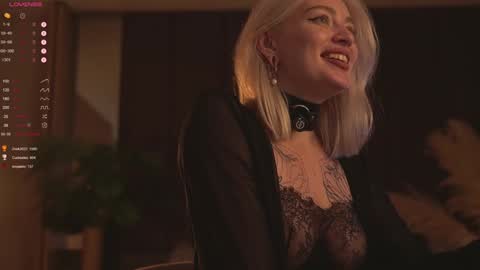 Snapshot of kinkylina_ chatting on 12/11/24, 02:54 kinkylina_ online show from 12/11/24, 02:54