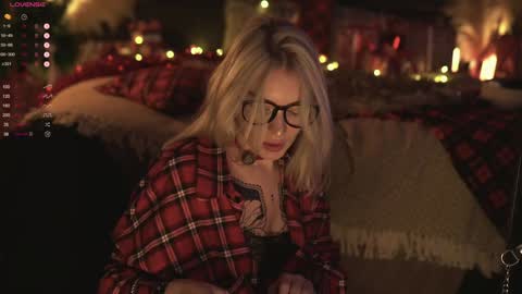 Snapshot of kinkylina_ chatting on 01/01/25, 02:20 kinkylina_ online show from 01/01/25, 02:20