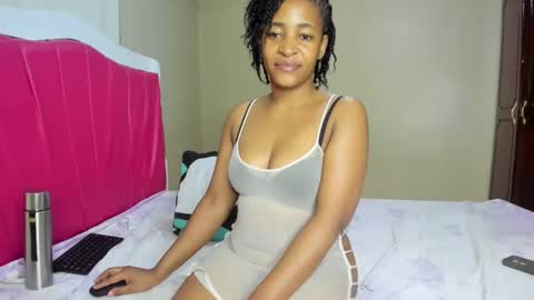 Snapshot of kinkylyla chatting on 01/27/25, 09:34 Kinky online show from 01/27/25, 09:34