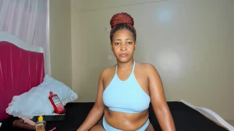 Snapshot of kinkylyla chatting on 11/06/25, 08:59 Kinky online show from 11/06/25, 08:59