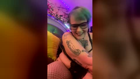 Snapshot of kinkypinkyplay2 chatting on 02/15/26, 02:08 Kinky Pinky online show from 02/15/26, 02:08