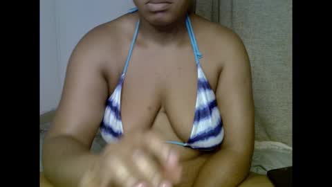 Snapshot of kinkyxxjuice chatting on 10/28/25, 02:37 kinkyxxjuice online show from 10/28/25, 02:37