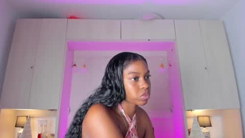 M A R A  online show from 11/27/25, 08:11