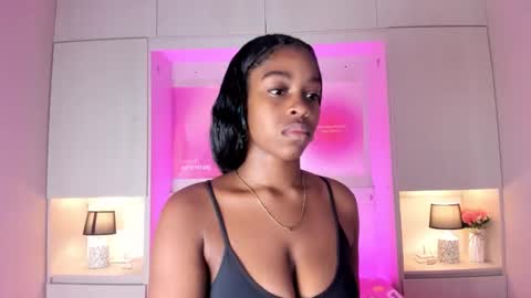 M A R A  online show from 12/04/25, 12:14