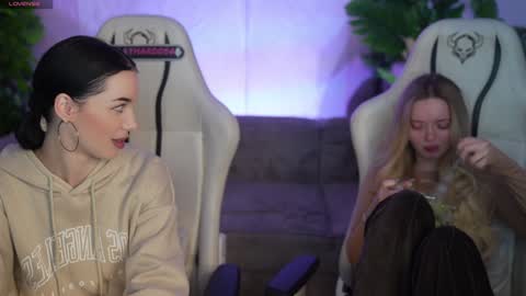 Sweet girls online show from 01/12/26, 08:41