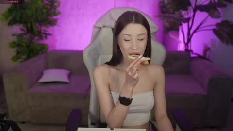 Sweet girls online show from 04/13/26, 08:14