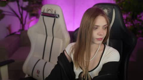 Sweet girls online show from 04/22/26, 07:11