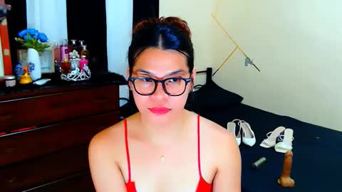 Snapshot of kira_amethyst chatting on 03/19/26, 07:23 KIRA online show from 03/19/26, 07:23