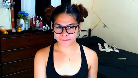 Snapshot of kira_amethyst chatting on 03/22/26, 05:05 KIRA online show from 03/22/26, 05:05