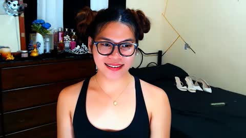 Snapshot of kira_amethyst chatting on 03/24/26, 08:14 KIRA online show from 03/24/26, 08:14