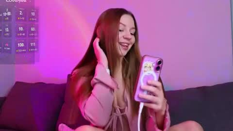 Snapshot of kira_briis chatting on 07/06/26, 07:05 Kira Briis online show from 07/06/26, 07:05
