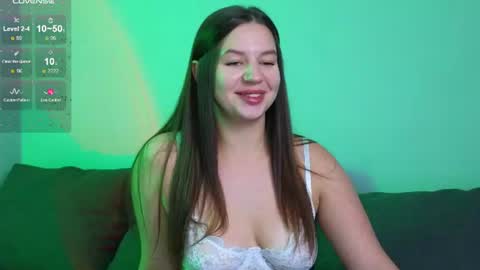Snapshot of kira_briis chatting on 07/20/26, 08:00 Kira Briis online show from 07/20/26, 08:00
