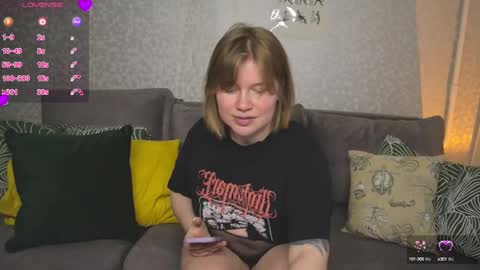 Snapshot of kira_citro chatting on 12/10/24, 06:38 Kira NEXT STREAM December 4 5pm CET 11am EST online show from 12/10/24, 06:38