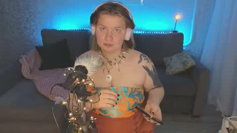 Snapshot of kira_citro chatting on 01/17/25, 08:33 Kira NEXT STREAM December 4 5pm CET 11am EST online show from 01/17/25, 08:33