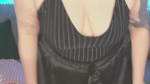 Snapshot of kira_citro chatting on 01/17/25, 11:40 Kira NEXT STREAM December 4 5pm CET 11am EST online show from 01/17/25, 11:40