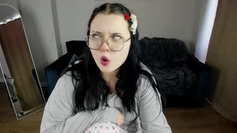 kira online show from 03/11/26, 09:37