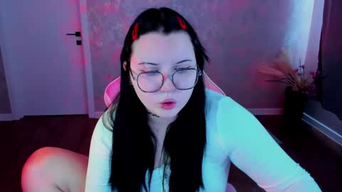 kira online show from 04/04/26, 01:04