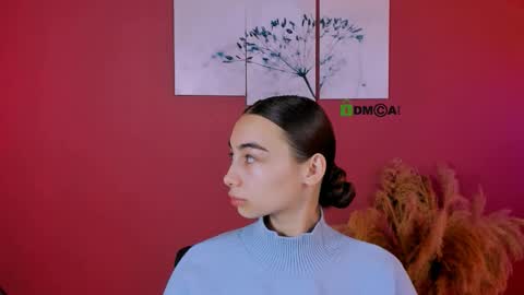 kira_light__ online show from 11/11/25, 09:42