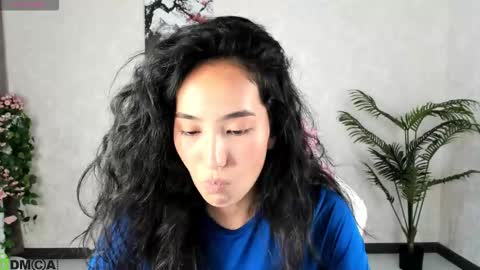 Aura online show from 09/12/25, 09:20