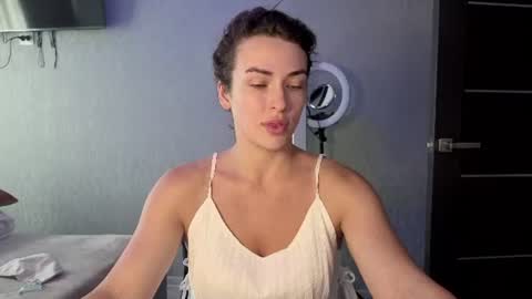 Snapshot of kira_love1 chatting on 07/03/26, 08:43 Kira love1 online show from 07/03/26, 08:43