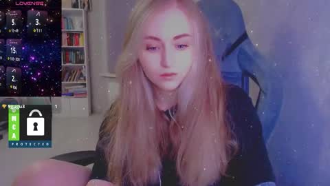 Snapshot of kira_love_sleep chatting on 11/03/25, 02:51 you know thumb up me please its important online show from 11/03/25, 02:51