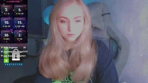 Snapshot of kira_love_sleep chatting on 01/06/26, 02:43 you know thumb up me please its important online show from 01/06/26, 02:43