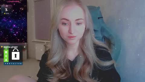 Snapshot of kira_love_sleep chatting on 02/07/26, 04:33 you know thumb up me please its important online show from 02/07/26, 04:33