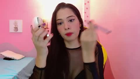 Kira 3 online show from 02/02/26, 01:10