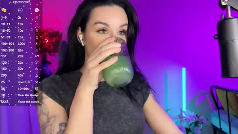 Kira online show from 11/04/25, 12:54