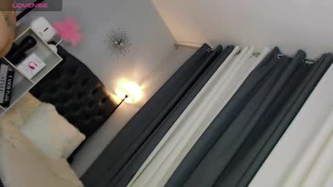 KIRA online show from 02/09/25, 06:01