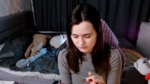 Snapshot of kira_yammy chatting on 01/21/25, 01:50 Kira  follow me  online show from 01/21/25, 01:50