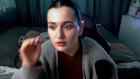 Kira  follow me  online show from 02/12/26, 11:00