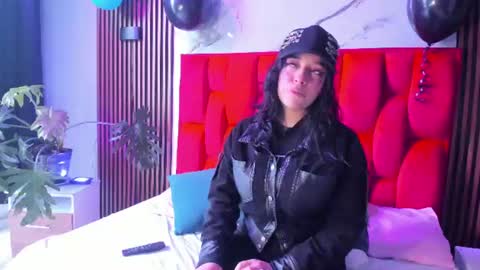 Kira online show from 07/04/26, 04:13
