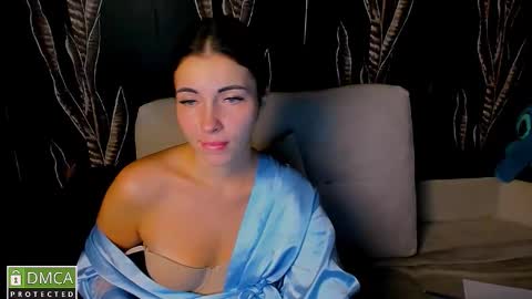 kiraa sunny online show from 10/20/25, 09:26