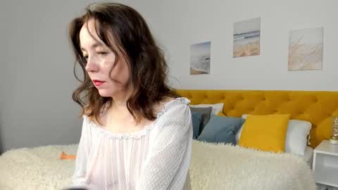 Snapshot of kiraadamss chatting on 09/24/25, 12:14 kiraadamss online show from 09/24/25, 12:14