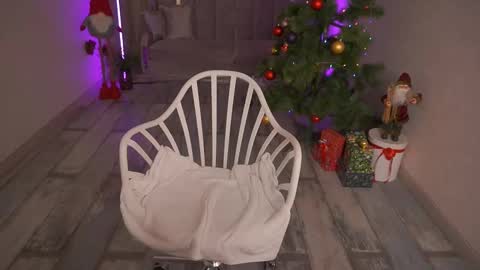 Kira online show from 01/13/25, 11:38