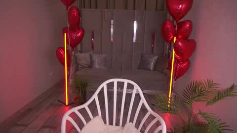 Kira online show from 02/14/25, 09:21