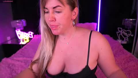 Kira online show from 03/02/25, 04:17