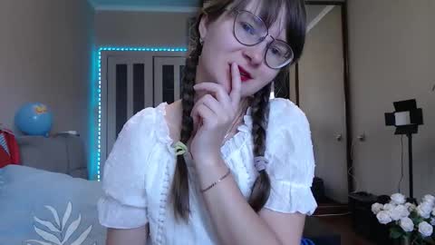 KiraGoldens online show from 09/21/25, 06:04