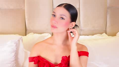 kira online show from 10/20/25, 02:23