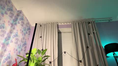 Snapshot of kiralilime chatting on 06/19/26, 08:23 Kira online show from 06/19/26, 08:23