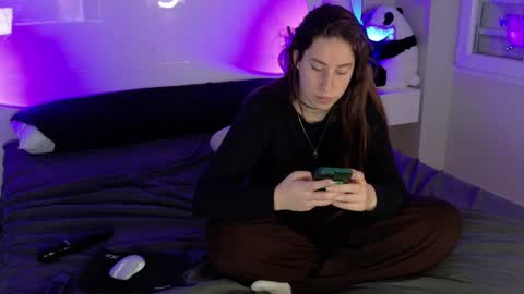 Kira online show from 03/11/26, 08:42